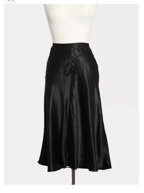 Calvin Klein Silk Skirt Size 8 NWT